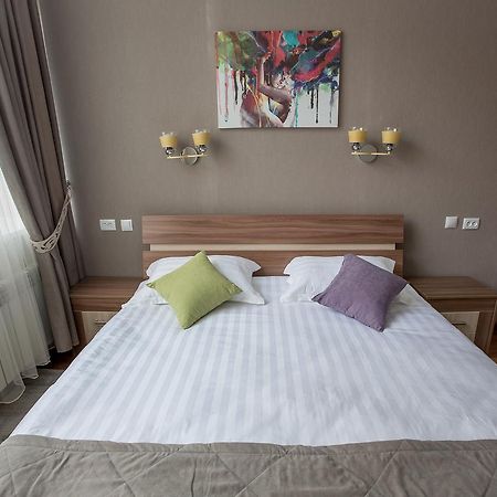 Maxx Inn 阿斯坦纳 外观 照片