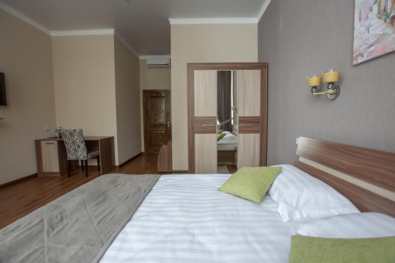 Maxx Inn 阿斯坦纳 外观 照片