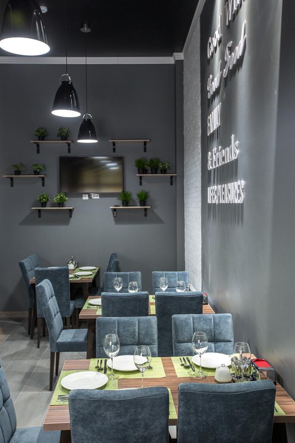 Maxx Inn 阿斯坦纳 外观 照片